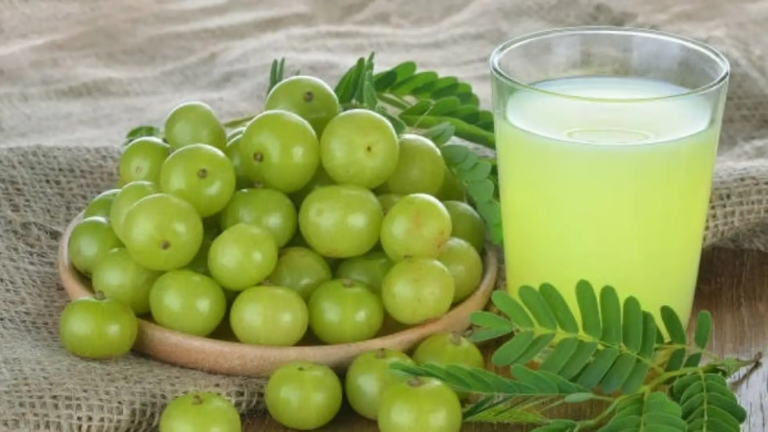 Amla Elixir: Exploring the Nutritional Wonders of Amla Juice